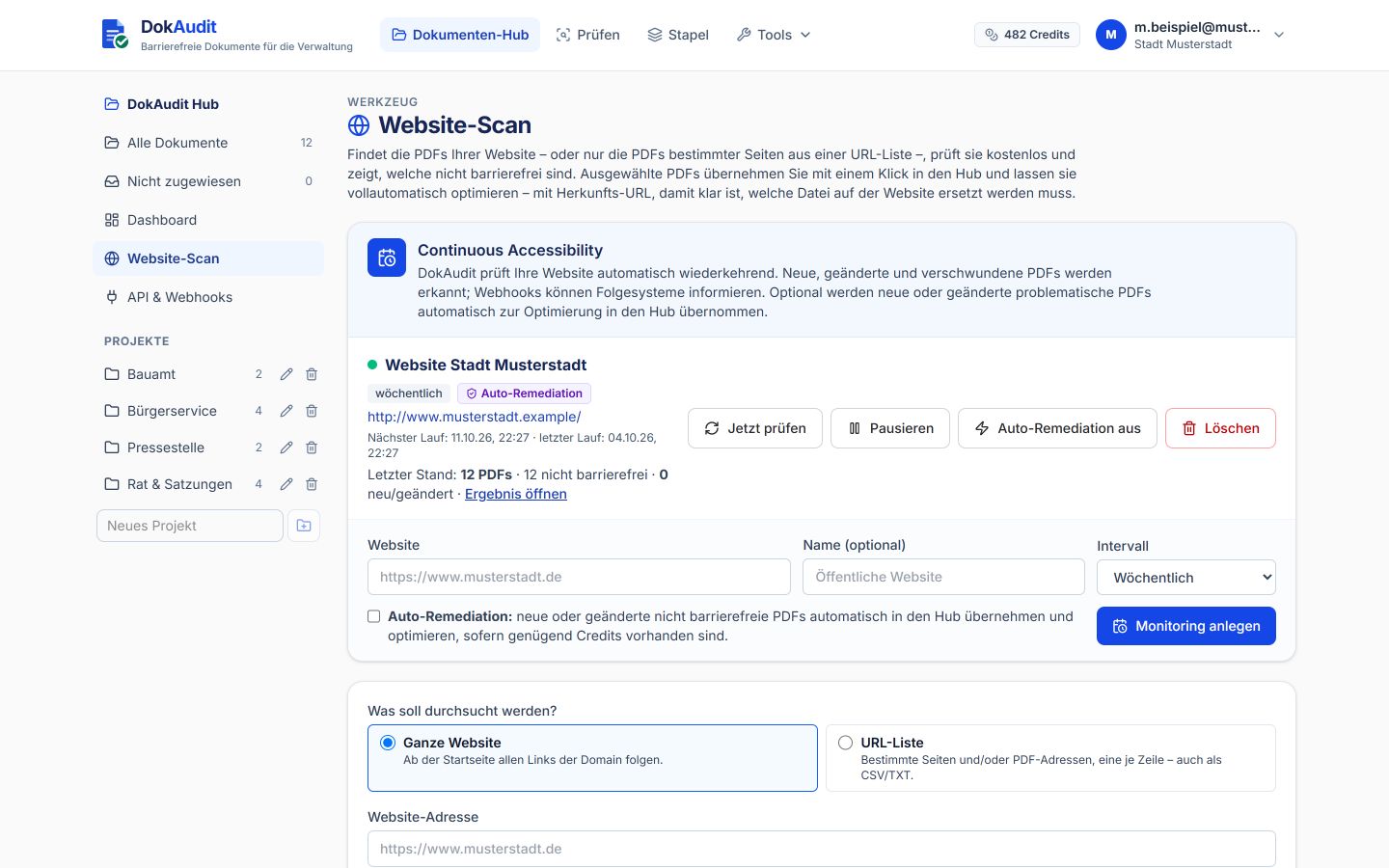 Website-Scan im Hub mit eingerichtetem wöchentlichem Monitoring, Auto-Remediation und letztem Stand von 12 gefundenen PDFs.
